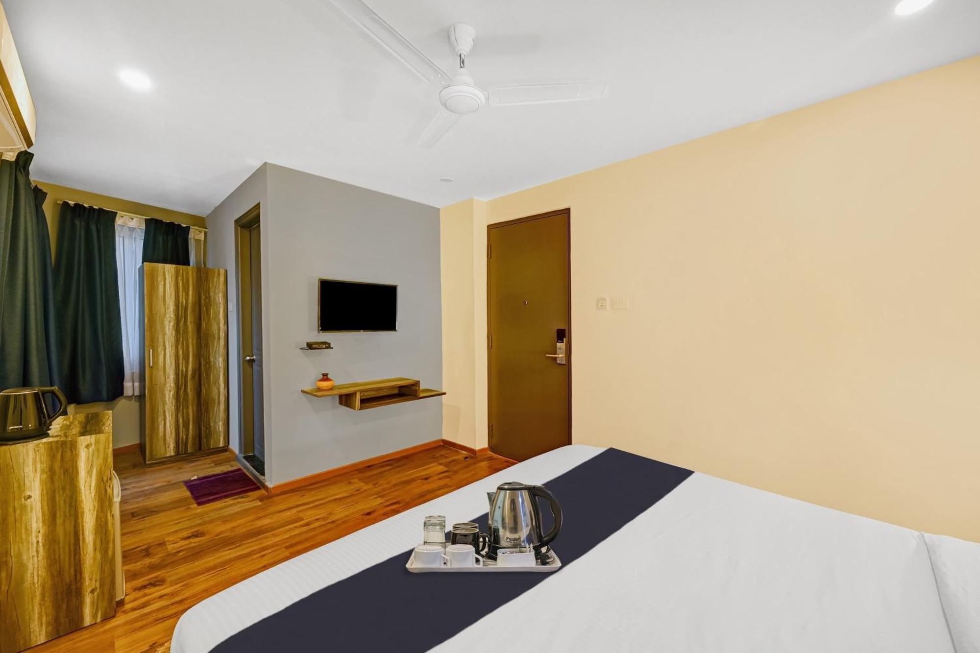 فندق Super Townhouse Oak Hillside Aqua Khandagiri المظهر الخارجي الصورة