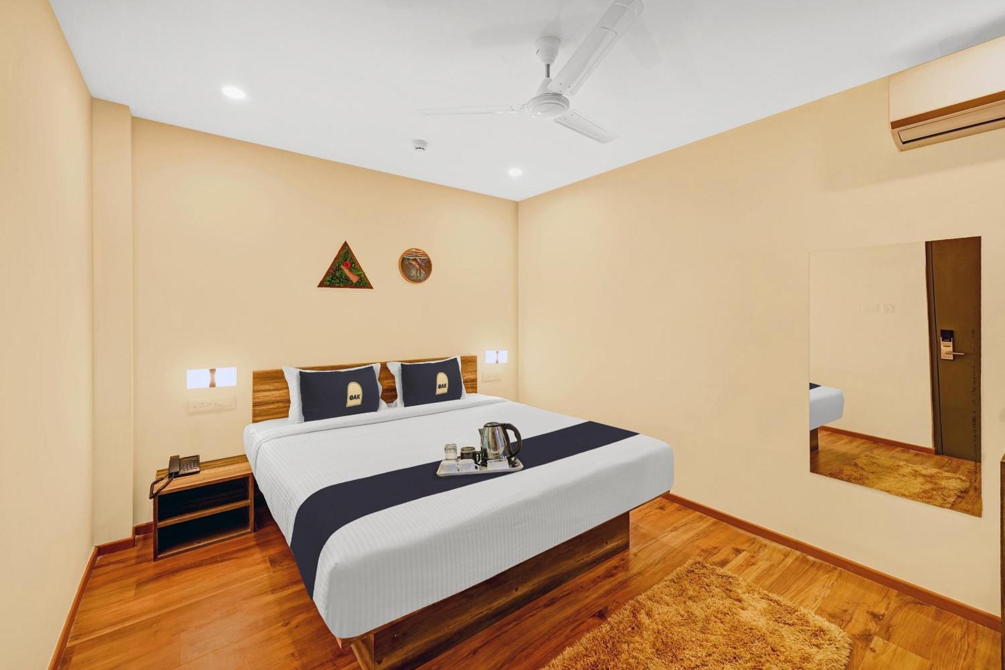 فندق Super Townhouse Oak Hillside Aqua Khandagiri المظهر الخارجي الصورة